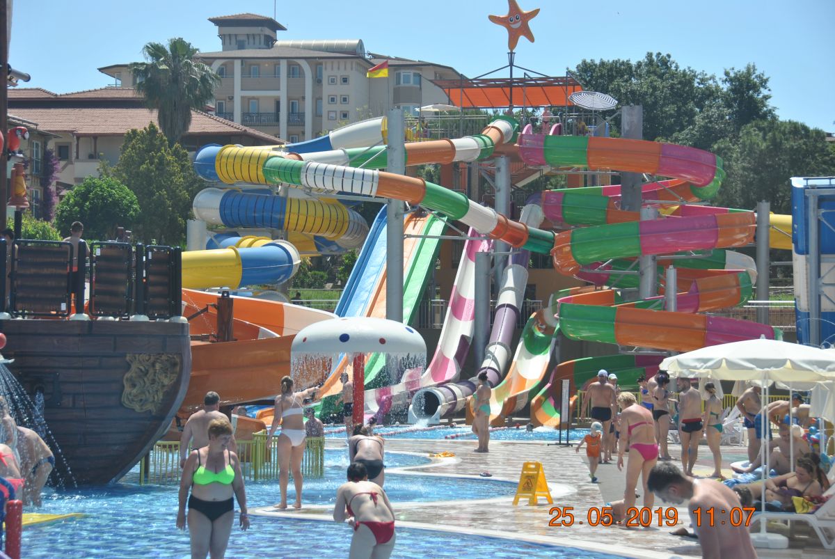 imagini hotel LONICERA RESORT